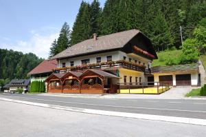 Okrepčevalnica Struge 01
